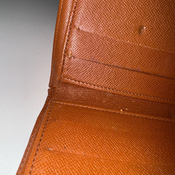 AUTHENTIC Louis Vuitton Monogram Wallet - Picture 8 of 9